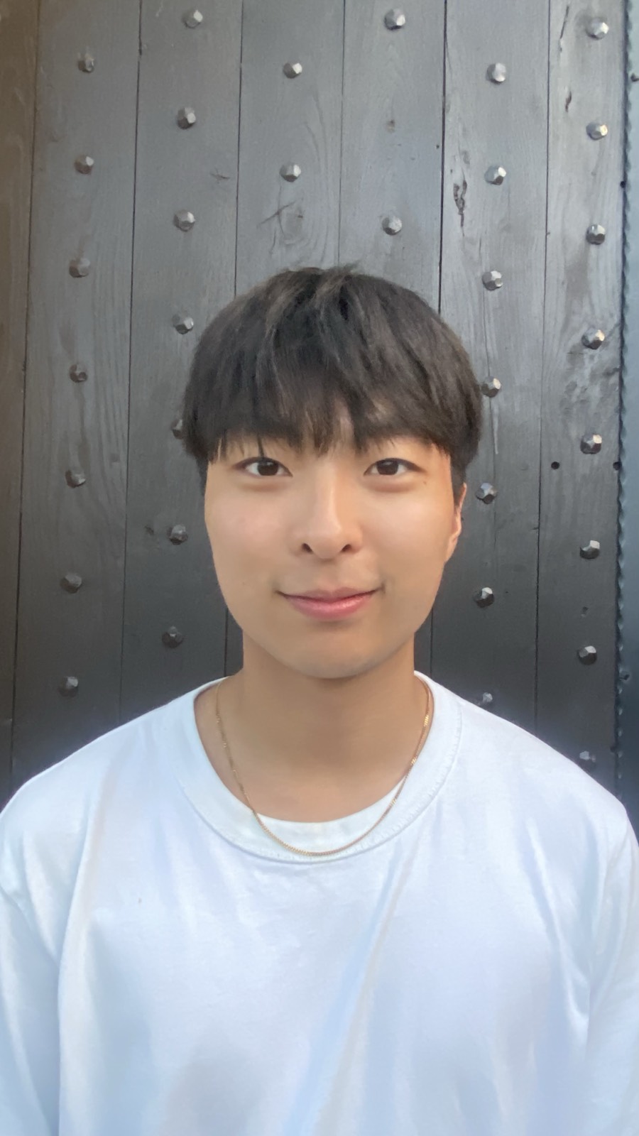 JeeHwan Ahn, fifth-year medical student at Imperial College London and medicine application tutor